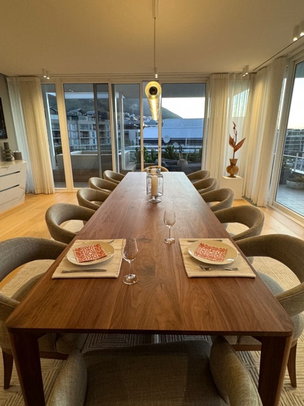 Dining room table Sep